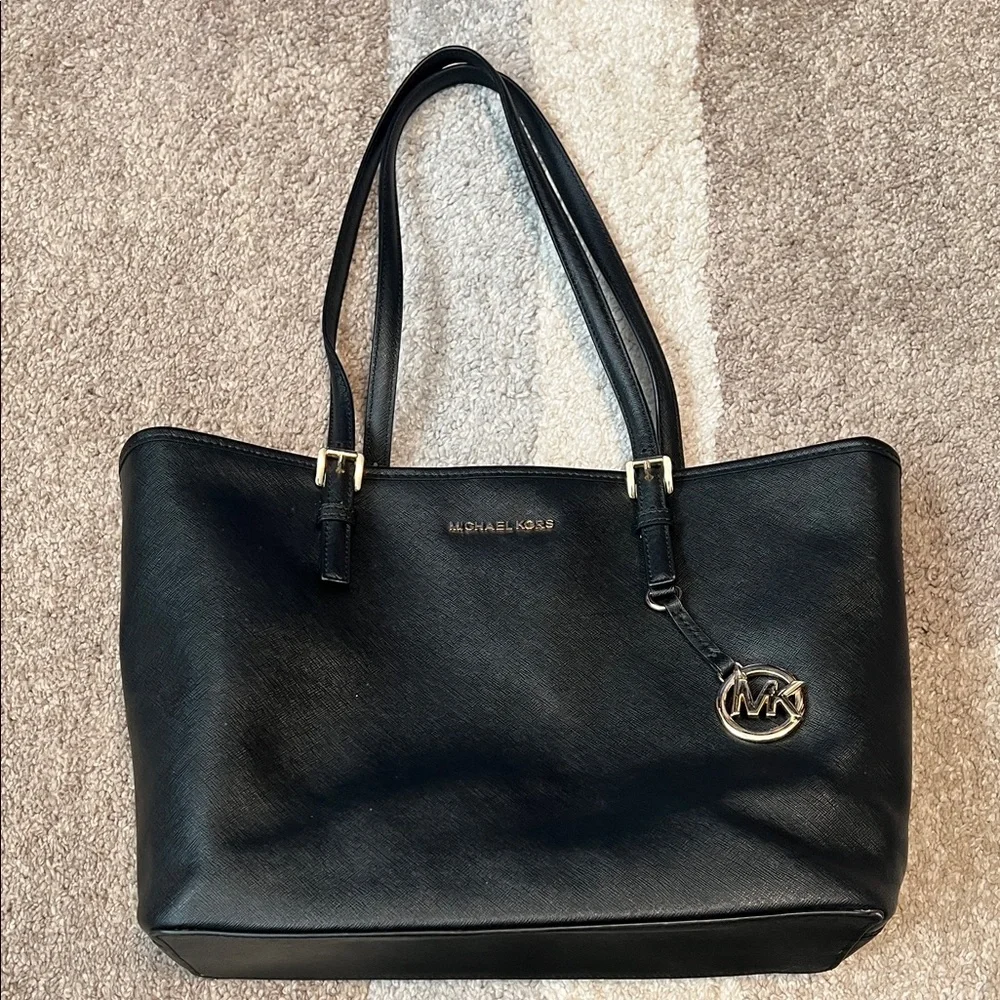 Michael Kors tote bag, black, pre-loved condition!